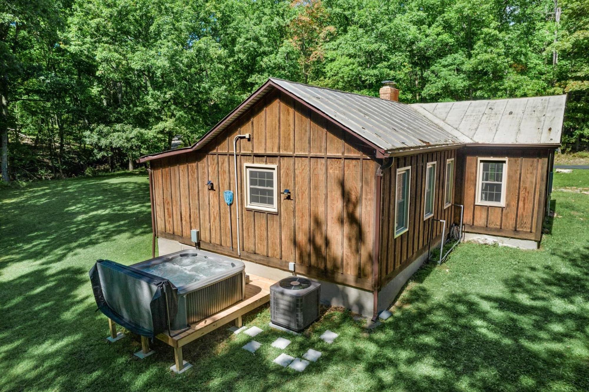 River Access W Hot Tub, Grill, Wifi, & Fire Pit! Lost City Eksteriør bilde
